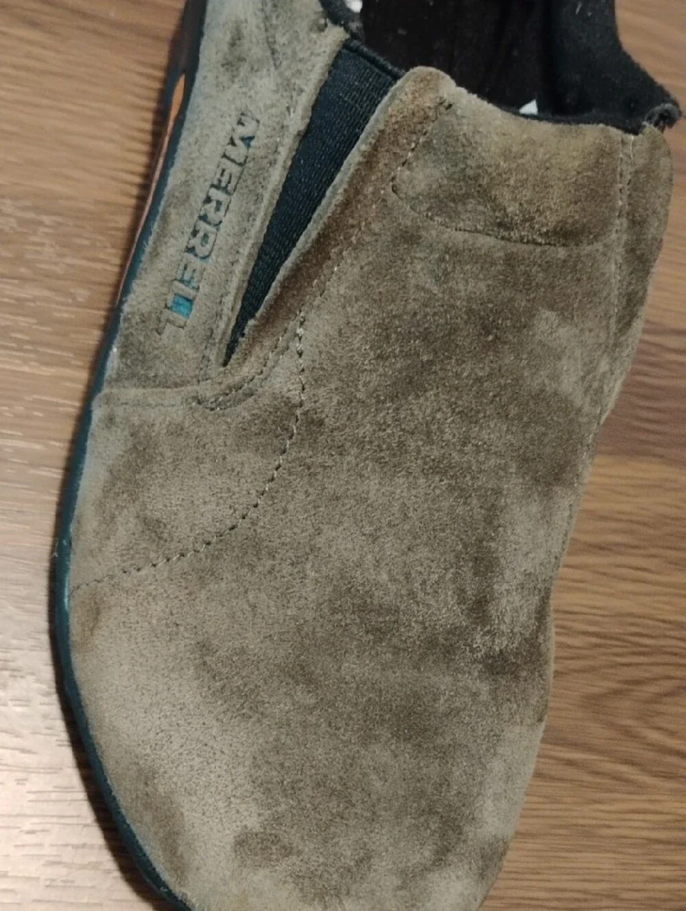 Merrell Jungle Moc Kids Leather Slip-On Shoes - Size 2M (Like New!)📝 Descriptio
